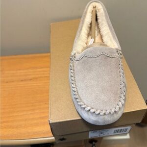 Women’s Ugg Cozy Gray Scolloped Slipper